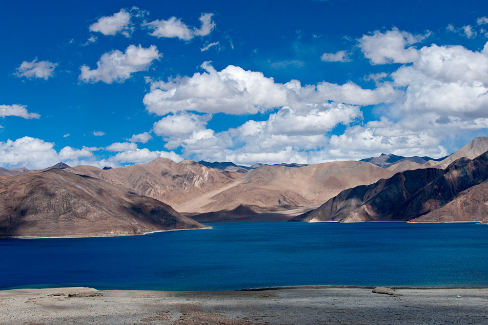 HOI - LD 02 Amazing Ladakh with Lake